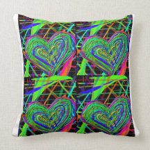 Coussin rougeoyant de motif de coeurs