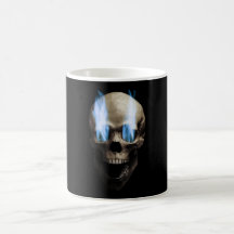 Crâne avec des flammes bleues tasse