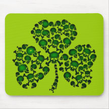 Crânes verts irlandais de shamrock tapis de souris