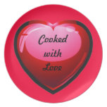Cuit avec le coeur d'amour assiettes