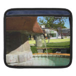 Dalend Water van een Fontein Sleeves Voor iPad