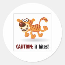 De beten van de het babytijger van de cartoon ronde stickers