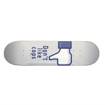 De hand van Facebook houdt cops van geen grappig s