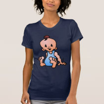De jongenszitting van het baby t-shirts