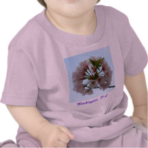 De kers komt de T-shirt van de Baby tot bloei