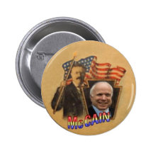 De Knoop van McCain RT Speld Button