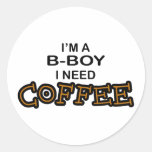 De Koffie van de behoefte - B-Jongen Ronde Sticker