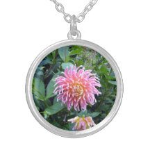 De roze Dahlia van de Spin Ketting