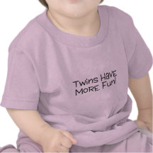 De tweelingen hebben Meer Pret Shirt
