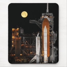 Découverte de navette spatiale sur la plate-forme  tapis de souris