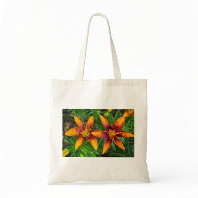 deux oranges et lillies rouges de tigre sac en toile par grumpysway