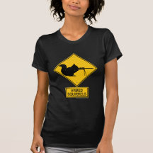 Écureuils armés d'avertissement t-shirts