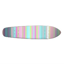 Eigentijdse roze gele en baby blauwe strepen skateboard decks