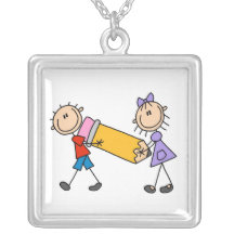 Enfants de bâton avec le crayon pendentif