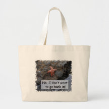 Étoiles de mer se tenant dessus pendant la chère v sac
