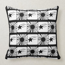 Étoiles noirs et de blanc et oreiller frais de Sun
