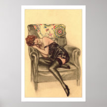 Femme dans le robe-chemisier noir dans la chaise poster