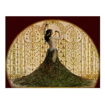 Femme dans une jupe de paon carte postale
