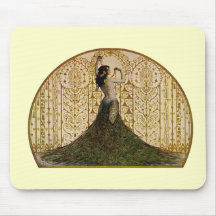 Femme dans une jupe de paon tapis de souris
