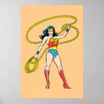 Femme de merveille se tenant avec le lasso affiche
