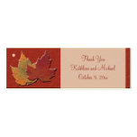 Feuille d'automne épousant des étiquettes de faveu carte de visite