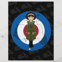 Fille de mod d'années '60 dans la parka avec l'ins prospectus