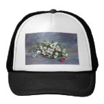 fleurs blanches de bouquet casquettes