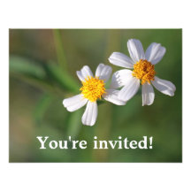 Fleurs blanches jumelles cartons d'invitation