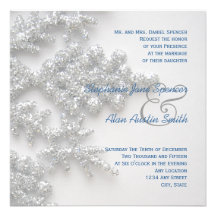 Flocons de neige argentés épousant et invitation d