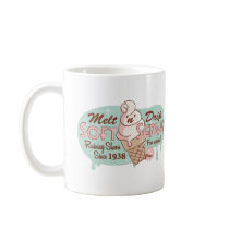 Fondez la tasse molle de crème glacée de service d