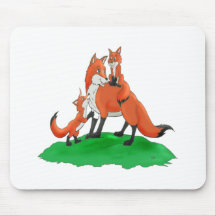 Fox de mère avec des articles de cadeau de bébés tapis de souris