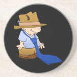 Grande cravate et chapeau de petit garçon dessous de verres