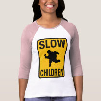 Grosse parodie de plaque de rue d'enfant d'enfants t-shirts