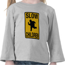 Grosse parodie de plaque de rue d'enfant d'enfants t-shirts