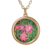 Heldere en mooie roze dahliabloemen gepersonaliseerde ketting