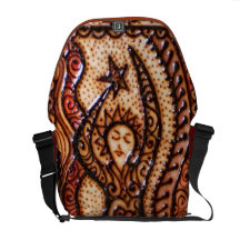 Henné sur le sac en bois de déesse besace