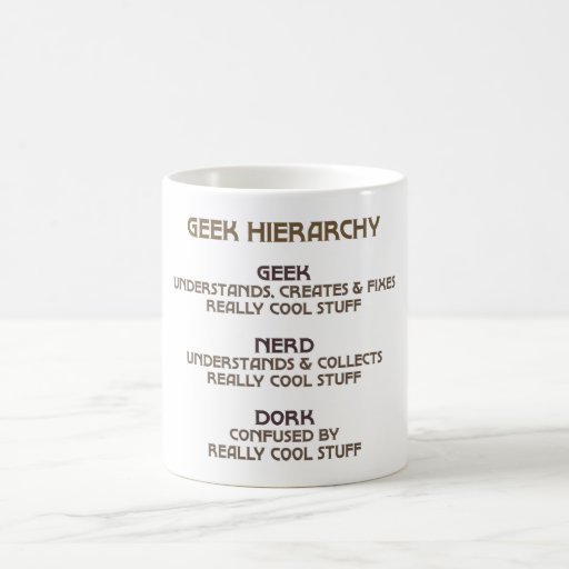 Hiérarchie de geek (bronzée) tasse