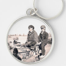 hommes des années 1920 montant la moto Keychain Porte-clés