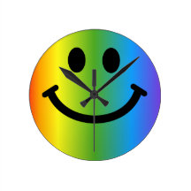 Horloge de smiley d'arc-en-ciel