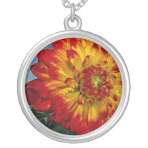 Hybride dahliabloemen sieraden