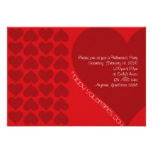 Invitation rouge de partie de Valentine de coeurs