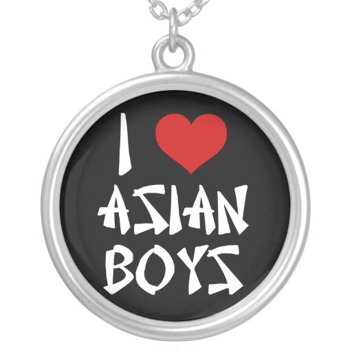 J'aime les garçons asiatiques collier