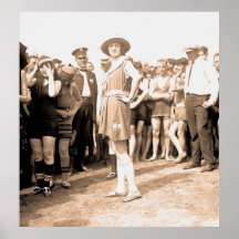 Juin Roberts, maillot de bain en caoutchouc, cru Affiches