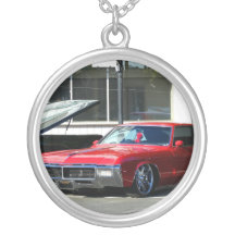 Klassieke rode auto ketting