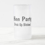 La partie de poule boivent jusqu'à la dernière gou mugs