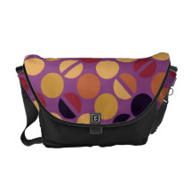 La prune magnifique entoure le sac messenger sacoche