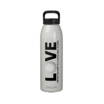L'amour ne signifie rien à un joueur de volleyball bouteille d'eau