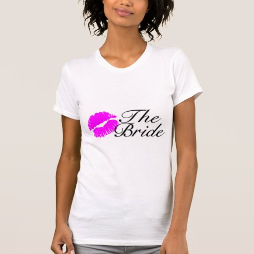 Le baiser de lèvres de rose de jeune mariée t-shirt