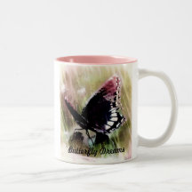 Le café avec le papillon rêve la tasse