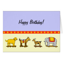 Le cru joue des cartes de joyeux anniversaire